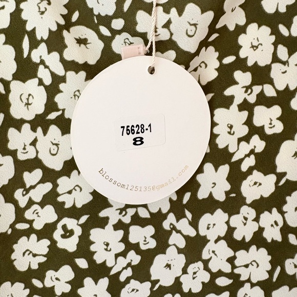 💚PETAL & PUP Blaire Dress - Olive Green Floral - Picture 13 of 16